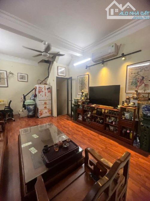 BÁN NHÀ PHỐ MINH KHAI - DT RỘNG 60m2 - MT 4.5m - GIÁ 120TR/m2