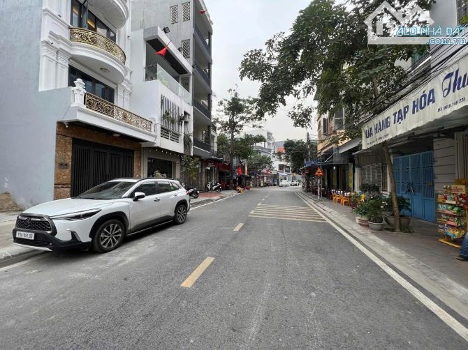 Đất mặt đường Đào Nhuận - Võ Nguyên Giáp - Hồ Sen - Vị trí đẹp ngay sát Hoàng Huy Mall & C