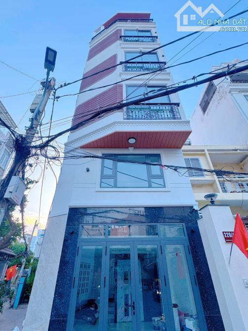 NHÀ HẺM XE HƠI 8m - CÓ THANG MÁY GIÁP PHÚ NHUẬN