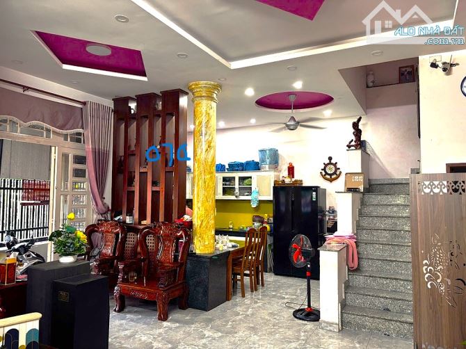 Lô Góc 3 tầng, 88m2, full thổ cư, không LG, Lã Xuân Oai, Q9, giá 7 tỉ