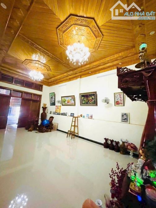 Nhà mặt tiền Huỳnh Đăng Thơ p Quang Trung TP Kon Tum DT 382,5m² MT10m  giá nhỉnh 4 tỷ.