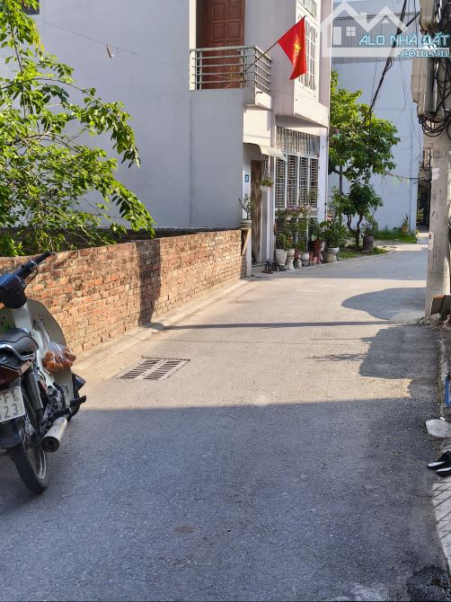 CẦN BÁN!MẢNH ĐẤT ĐÔNG DƯ 120M GIÁ 5,75TỶ,ĐƯỜNG Ô TÔ TẢI THÔNG,Ô TÔ NGỦ TRONG ĐẤT