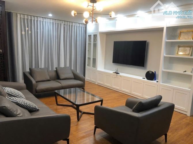 BÁN CHUNG CƯ NGOẠI GIAO ĐOÀN-140m2-GIÁ 11,5 Tỷ