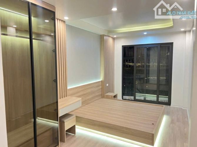 Siêu Phẩm Nhà Mới Xây Thang Máy,Full NT Ở Mậu Lương,Ngõ Thông,KD.Gía 6,9Tỷ Có TL