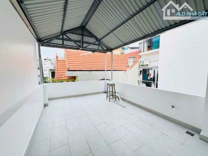 Nhà đẹp, Phố Tân Triều, Cạnh Công viên Chu Văn An, khu đô thị Văn Quán