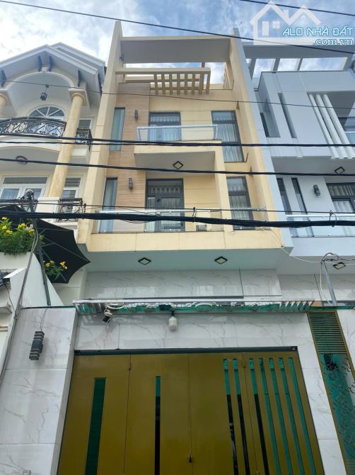 Bán nhà / Nguyễn Oanh P6 HXH 6m  DT 4mx18m  3 Lầu Sân thượng giá 8,2 tỷ TL