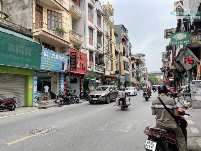 BÁN ĐẤT TẶNG NHÀ 3 TẦNG – MẶT PHỐ CHIẾN THẮNG – MẶT TIỀN HOA HẬU 6.3M – K.DOANH ĐỈNH 26 TỶ