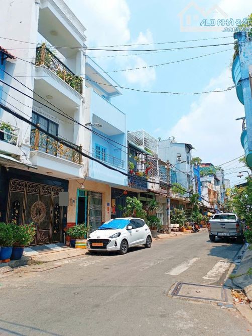 4.5 TỶ 🚦HÒA BÌNH, TÔ HIỆU - GẦN CHỢ CÂY KEO - DT ( 4 X 8 ), 2 TẦNG - HẺM 6M XE HƠI TỚI NH