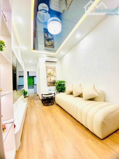 PHỐ THI SÁCH - NHỈNH 4 TỶ - 37m2 - SỔ VUÔNG A4 - VÀI BƯỚC LÊN BỜ HỒ