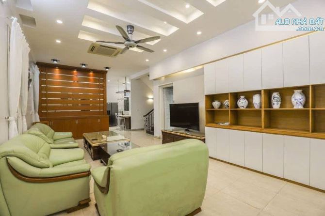 Bán biệt thư Ciputra dt 230m 3 tầng 10m mặt tiền giá  61 tỷ tây hồ Bắc Từ Liêm