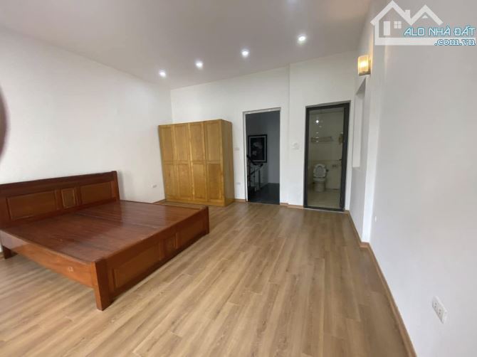 HOÀNG HOA THÁM - TÂY HỒ - 60M X 5T - NGÕ THÔNG - GIÁ 10 TỶ - SÂN ĐỂ XE THOẢI MÁI