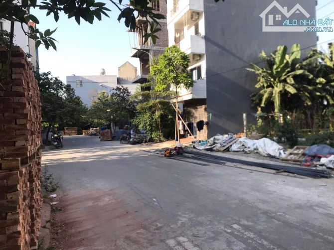 BÁN ĐẤT PHỐ NGỌC LÂM - Ô TÔ ĐỖ CỬA - NGÕ THÔNG - 115M2 - MẶT TIỀN 8M - GIÁ 15 TỶ