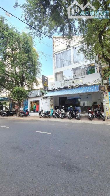 🏡🚘 Bán nhà 2 mặt tiền đường Phan Chu Trinh - Nha Trang - Ngang 9m