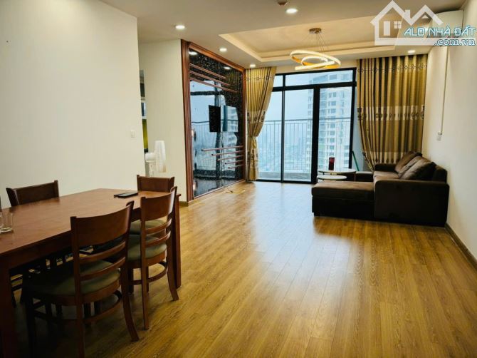 chung cư Paragon căn góc 3 ngủ ban công thoáng mát