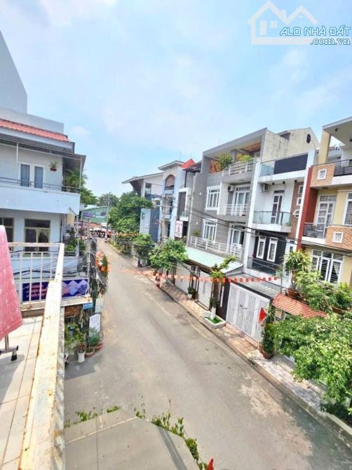 Bán nhà Phường 12 Tân Bình, Hoàng Hoa Thám, căn góc 3 tầng hẻm 10m, giá chỉ 12 tỷ