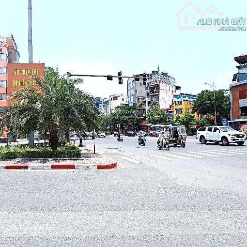 HIẾM,MẶT PHỐ NGUYỄN SƠN,LONG BIÊN QUẬN. SÁT NGÃ TƯ GIAO NGUYỄN VĂN CỪ .150m2,Chỉ 35 tỷ CTL
