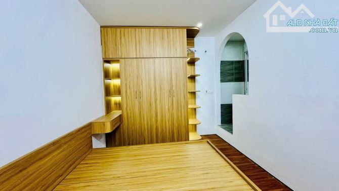 Bán Tập thể TẦNG 1 PHỐ KIM MÃ - NGÕ THÔNG - Ô TÔ ĐỖ CỬA - KINH DOANH. 4.85 tỷ