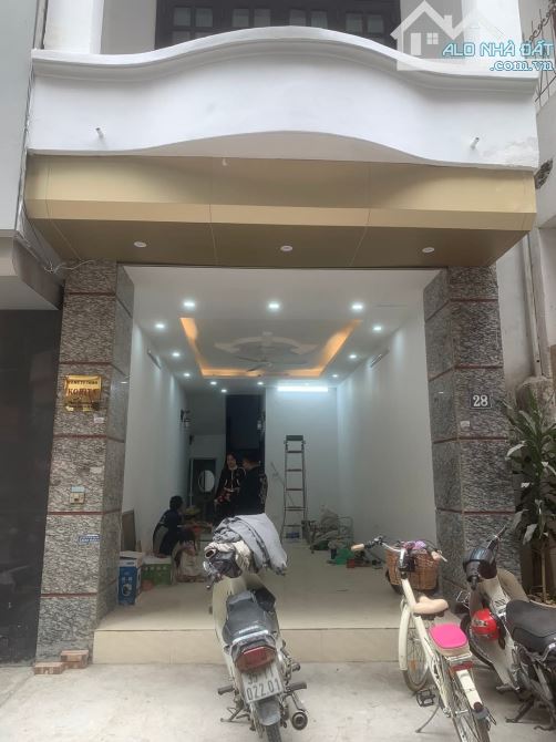 Kim Đồng 48 m ×5 tầng .Mt 4.2m.Giá 17.5 tỷ Hoàng Mai   🍀Phân lô bàn cờ 2 vỉa hè ô tô trán