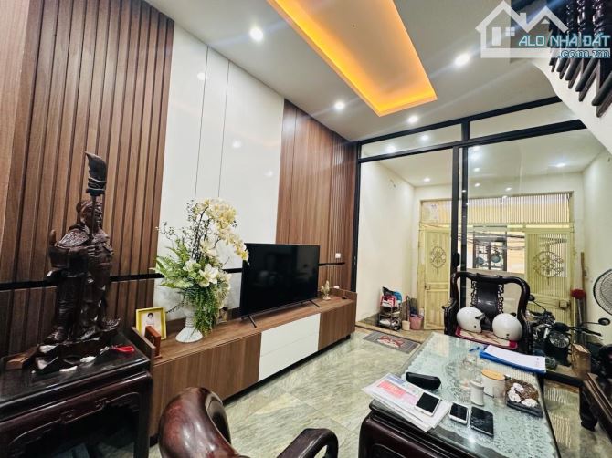 CHỦ CẦN BÁN GẤP NHÀ TRẦN KHÁT CHÂN -30M2 4 TẦNG -FULL NỘI THẤT VỀ Ở NGAY -GIÁ CHỈ 4.8 TỶ