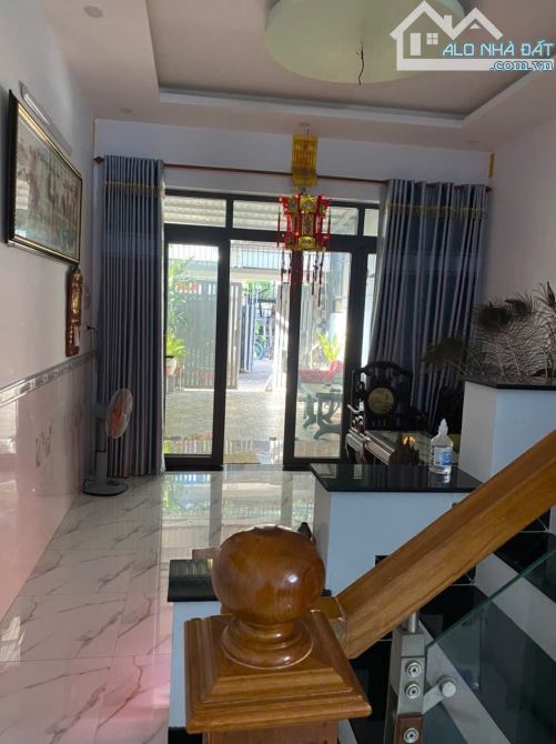 NHÀ NGUYÊN CĂN ĐƯỜNG 109 1T2L 3pn đường xe hơi