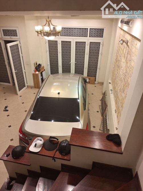 NHÀ TÂN MAI 90M2*4T, LÔ GÓC, GARA CHỈ 17,6 TỶ