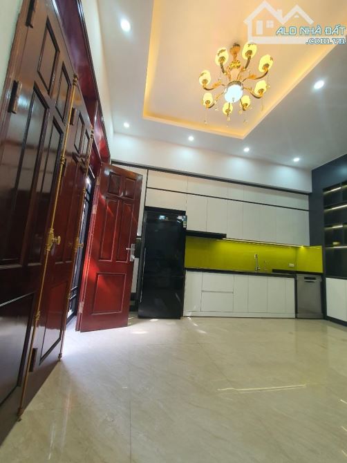BÁN NHÀ PHỐ  NGỌC TRỤC NAM TỪ LIÊM DT 36M, NHÀ 3 TẦNG, MT 5M GIÁ 6.8 tỷ