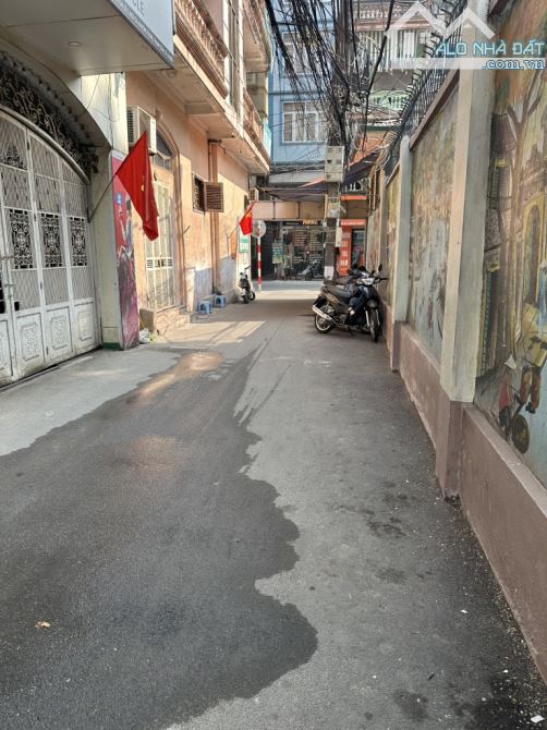 Lương Văn Can Hà Đông - Ô Tô đỗ cửa nhà - 45m 2 - 5 Tầng ở sướng, kinh doanh tốt