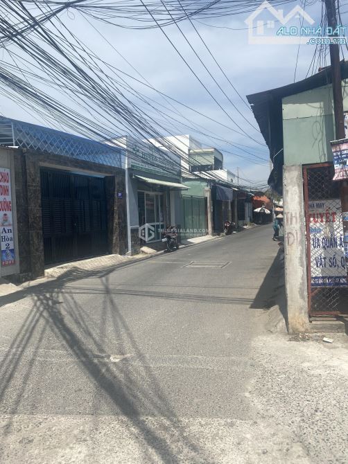 BÁN LÔ ĐẤT MẶT TIỀN PHƯỜNG 11, 147M2 (NGANG HƠN 6M)- GIÁ 3.5 TỶ