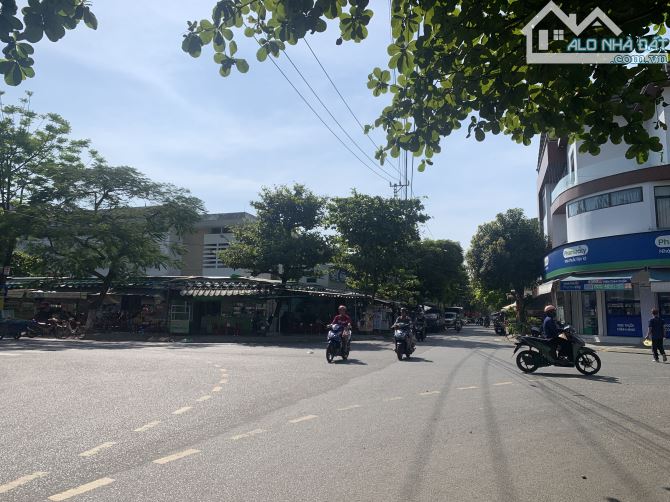 SIÊU PHẨM LÔ GÓC NGÃ 4 HỒ TÙNG MẬU- 210m2- TUYẾN ĐƯỜNG Sầm Uất 10m5 NHỈNH 20 tỷ
