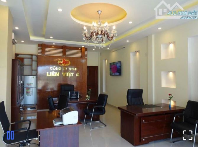 CẦN BÁN KHÁCH SẠN ĐANG KINH DOANH TỐT – ĐƯỜNG SẦM UẤT NGÔ QUYỀN - dòng tiên 100tr tháng