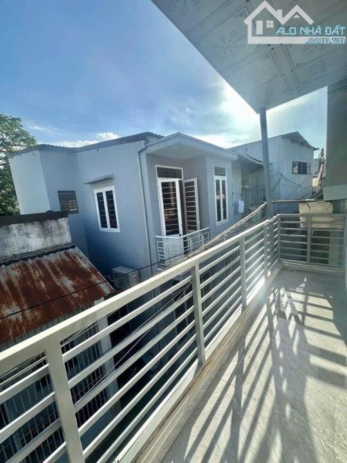 Nhà gác lửng Đinh Công Tráng 3 phòng ngủ 1590