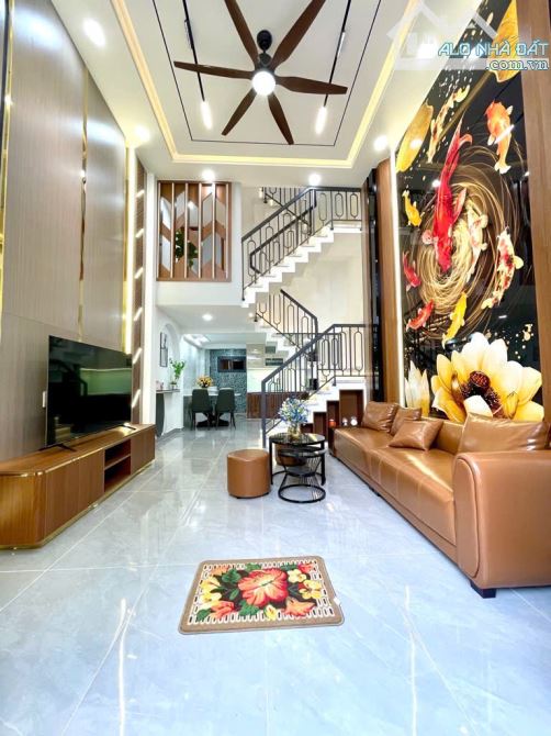 Bán nhà 3 tầng - Xe hơi ngủ trong nhà - 4X12 - Ngay EMART Phan Huy Ích - Chỉ 5 tỷ x TL
