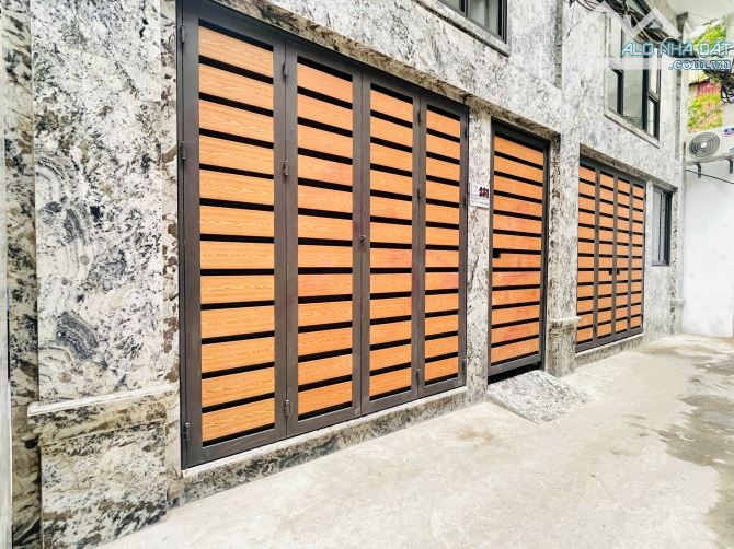 Bán toà căn hộ cho thuê Dòng Tiền phố Tôn Thất Tùng, Đống đa DT130mx8 tầng giá 37 tỷ