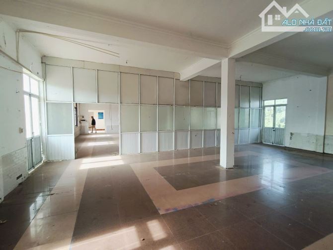 Cho thuê nhà Cầu Diễn Bắc Từ Liêm, Dt 1000m2 x 3 tầng, làm văn phòng du học, kho xưởng