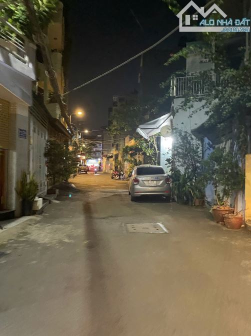 Nhỉnh 5 tỷ nhà phố 64m2 nở hậu tài lộc Ngay Chợ Thạch Đà