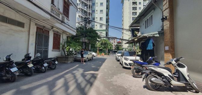 PHÂN LÔ OTO TRÁNH KINH DOANH - OTO NGỦ TRONG NHÀ - TOÀ VĂN PHÒNG