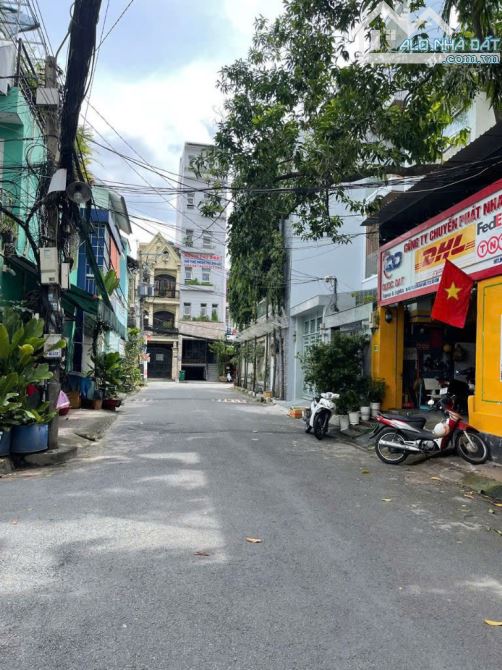 Siêu phẩm chỉ 122tr/m2 ngay Đồng Đen- Bàu cát dt 5x37m2 -  trệt lửng 3 lầu - chỉ 22 tỷ