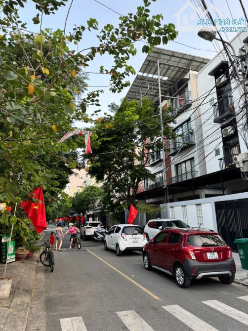Bán nhà 2 tầng mặt tiền Mỹ An 7, gần Cầu Trần Thị Lý, Đà Nẵng - 100m2, Giá chỉ 7,65 tỷ tl