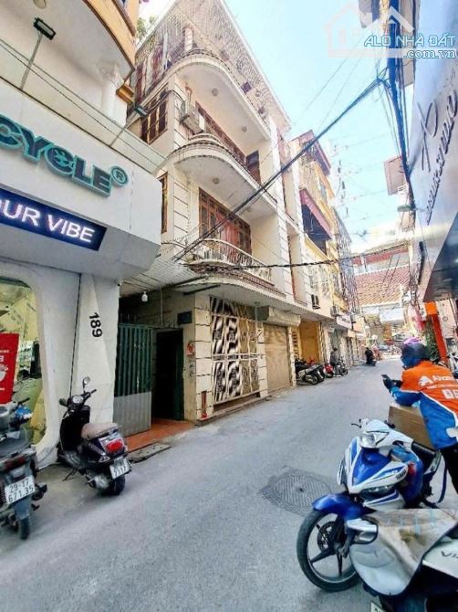 Cần bán gấp nhà mặt phố Đông các kinh doanh tấp nập 70m, 5 tầng,  31 tỷ