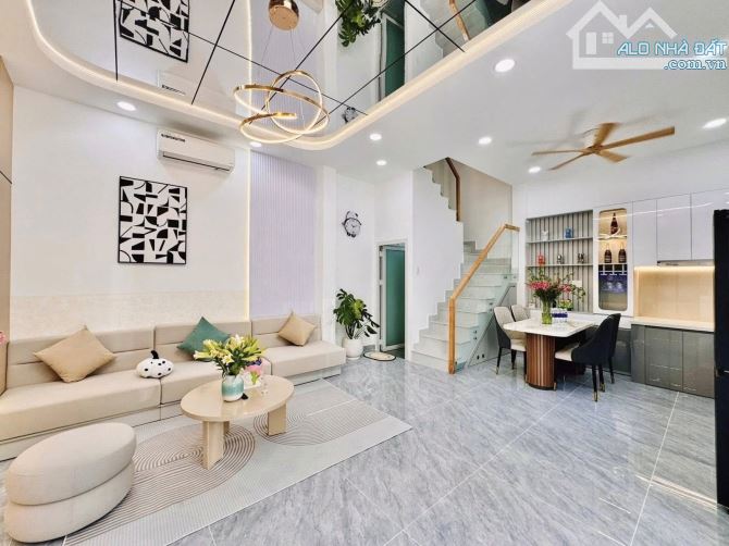 🚨 VỊ TRÍ HIẾM CÓ - HÀNG XÓM TOÀN DOANH NHÂN - ĐƯỜNG LÝ TỰ TRỌNG - DT 4.2X17M
