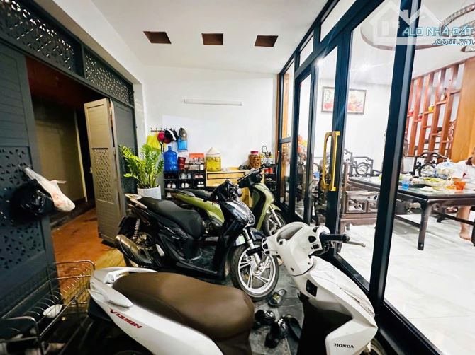 Nhà đẹp, mới xây DT 70m – Sẵn ở luôn tại phố Ngõ phố An Dương chỉ gần 6 tỷ!