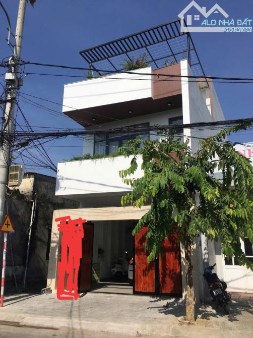 Cần bán nhà 3 tầng MT KD VIP đường Nguyễn Công Hoan, giá chỉ nhỉnh hơn 6 tỷ.