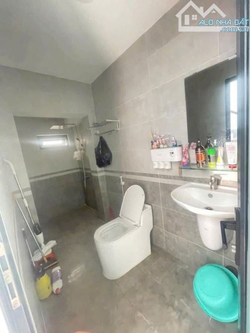 bán nhà long trường quận 9, DT 54M2, NỘI THẤT ĐẸP,  giá siêu tốt, chỉ 4tỷ6 còn bớt.