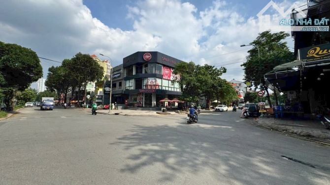 Bán khuôn đất lớn 8000m2 mặt tiền Nguyễn Thị Tư, P. Phú Hữu,Thủ Đức. Giá  đầu tư 360 tỷ TL