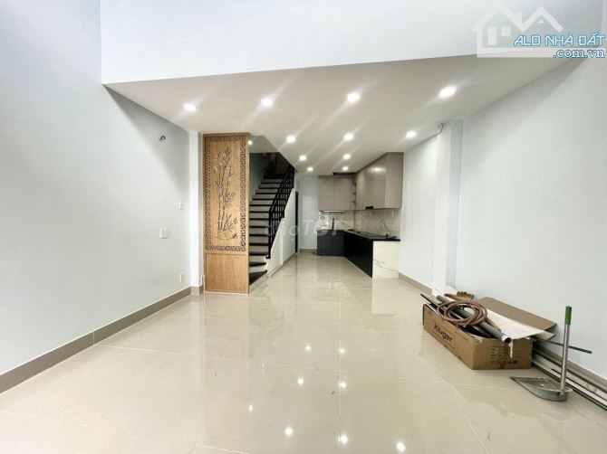 KIỆT TÁC NGHỆ THUẬT - MẶT PHỐ NGUYỄN KHUYẾN - 40M2 (5x8) - 6 TẦNG