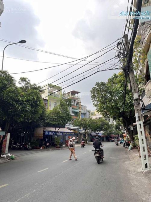 Tòa nhà mới xây Lê Quang Định - Nguyễn Văn Đậu - 430m2 hầm 10 tầng HĐT 600tr/tháng