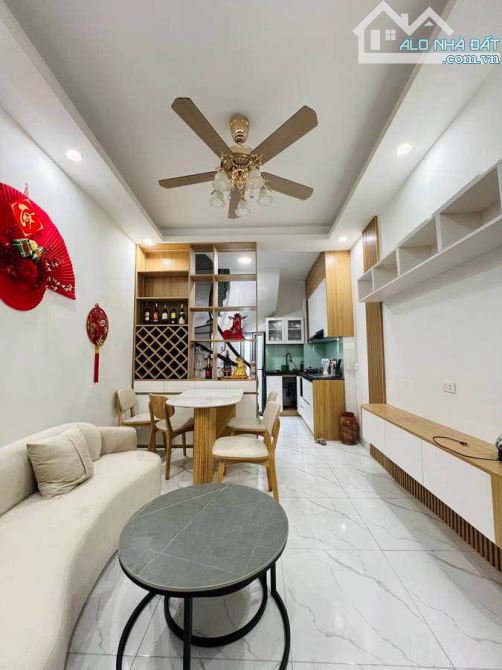 Bán nhà TT Đống Đa - Nhà đẹp ở ngay - Full nội thất - 5 tầng - 5,8 tỷ