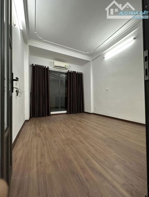 Bán nhà mặt đường Nguyễn Xiển, kinh doanh cực tốt