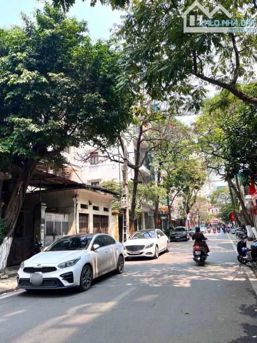 Cần Bán Nhà 4 Tầng Tôn Đức Thắng Ô Chợ Dừa Nhà Mới Đẹp Ở Ngay Vài Bước Chân Ra Mặt Phố.