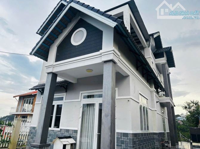 📍 BÁN VILLA VIEW THÔNG SIÊU ĐẸP (DT 294M2 NGANG 10M) KINH DANH TỐT - CÁCH HXH CHỈ 2KM